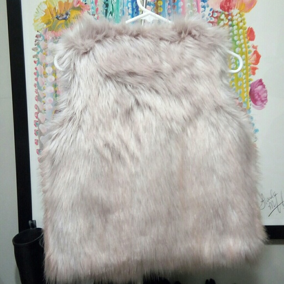 🔥NWOT Faux Fur Vest - Dusty Rose🔥 - Picture 7 of 8